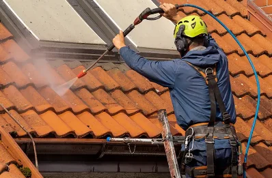 Démoussage et hydrofuge de toiture à Colméry